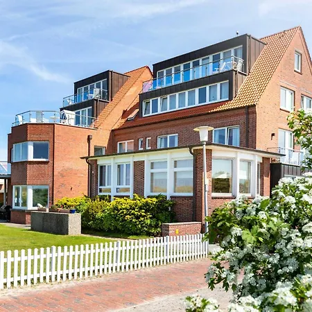 Haus Koebesine 17 فندق *
